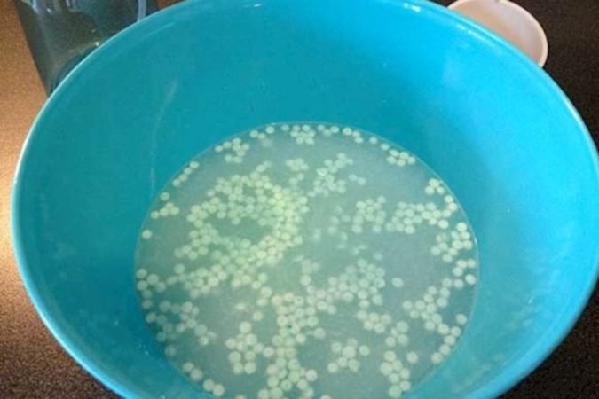 Hausgemachter Lufterfrischer mit 3 Zutaten: Sein Aroma hält tagelang auf Sofas, Vorhängen und Kleidung, die nach Schimmel schmeckt