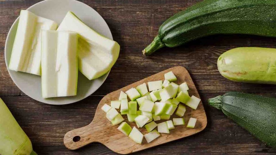 Zu viele Zucchini? Hier sind 2 Tricks, damit sie bis zu 6-8 Monate halten und das ganze Jahr über gegessen werden können!