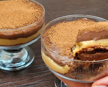 Dessert mit Milch- und Schokoladenlöffeln: cremig, frisch und lecker!