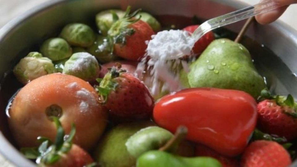 Obst und Gemüse voller Pestizide: So entfernen Sie sie im Handumdrehen