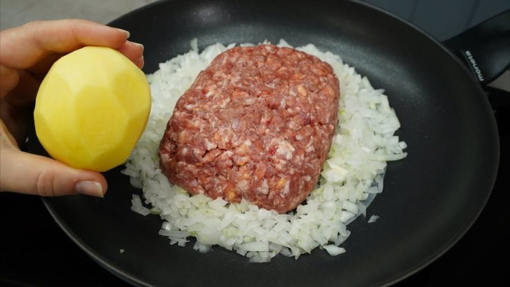Mit Fleisch gefüllte Kartoffeln: Ich bereite das Abendessen in 5 Minuten zu. Es ist unwiderstehlich. Nur 180 kcal
