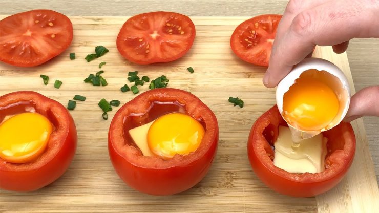Rezept zum Retten des Abendessens in 5 Minuten: nur 3 Eier, Käse und Tomaten. Es hat 220 kcal