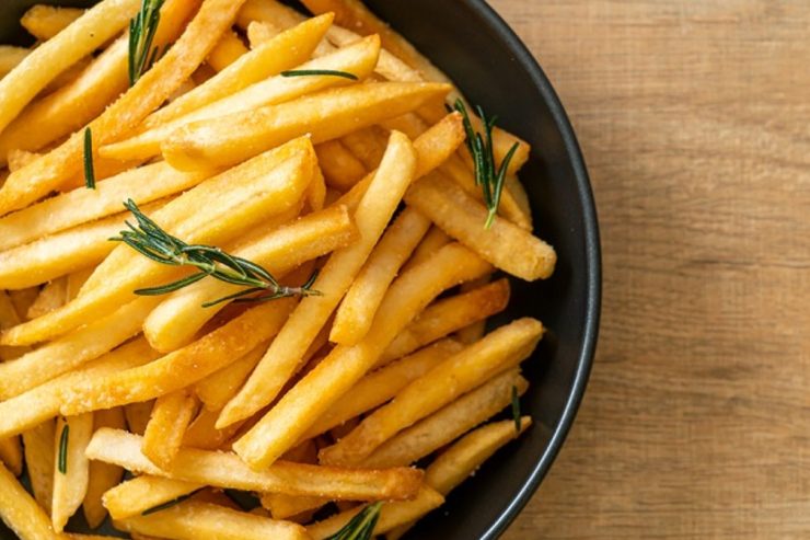 Gießen Sie Essig in die Kartoffeln – dieser Tipp ist Gold wert. Probieren Sie es aus und Sie werden es immer tun!