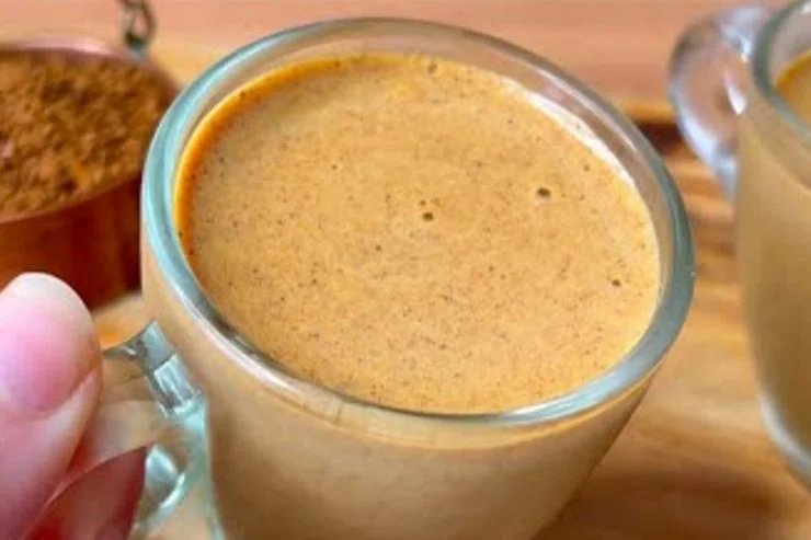 Meine Kaffeesahne ist sehr schaumig: Ich bereite sie mit zwei Zutaten zu!