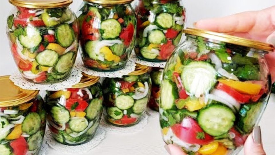 Frischer Salat aus dem Garten, mit diesem Rezept esse ich ihn seit 12 Monaten: der Trick, den mir meine Großmutter beigebracht hat!