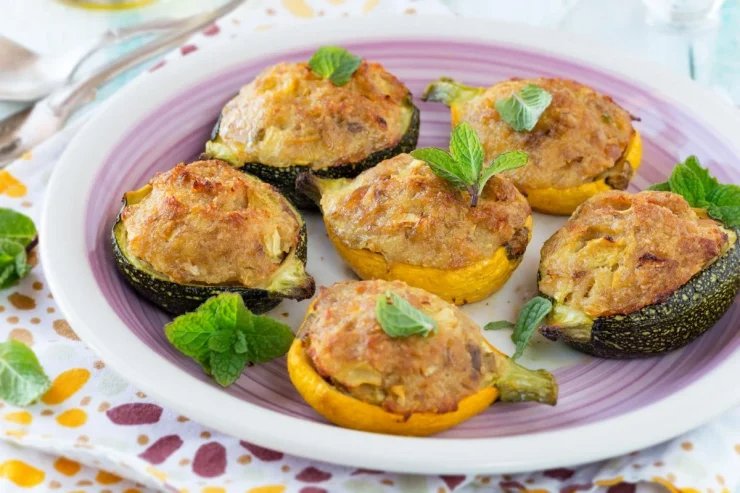 Gefüllte Zucchini: Backen Sie sie! Sie sind perfekt, wenn Sie auf Diät sind