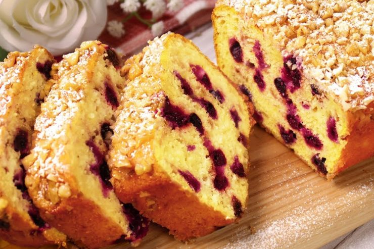Pflaumenkuchen mit roten Früchten und Walnüssen: unbeschreiblich, das muss man probieren!