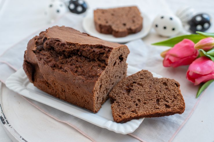 Kaffee-Pflaumenkuchen: weich und ohne Eier. Sie schaffen es in 5 Minuten!