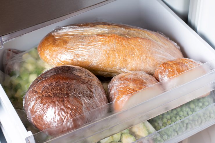 Gefrorenes Brot: Tauen Sie es in 30 Sekunden auf, es wird knusprig und lecker! Erfahren Sie mehr