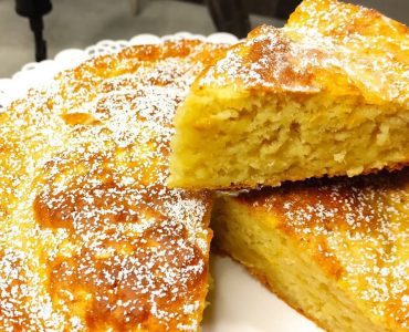 Pürierter Apfelkuchen: sehr weich und saftig. Es hat nur 80 kcal