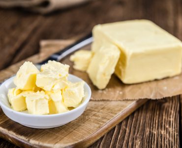 Butter, finden Sie heraus, wie lange Sie sie aus dem Kühlschrank ziehen können!