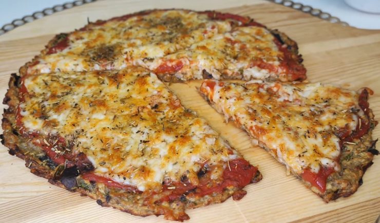Auberginenpizza: Sie ist so gut und lecker, dass sogar Kinder sie essen. Es hat 180 kcal