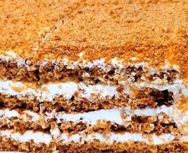 Der Honigkuchen, der in nur 15 Minuten zubereitet werden kann: einfach und lecker!