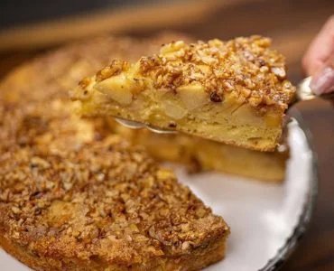 Ich bereite ihn mit Äpfeln und Walnüssen zu: Es ist der beste Apfelkuchen, den ich je gemacht habe!