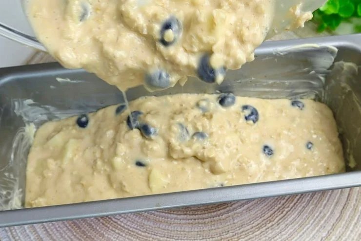 Apfel-Blaubeer-Pflaumenkuchen mit Haferflocken: diätetisch und lecker