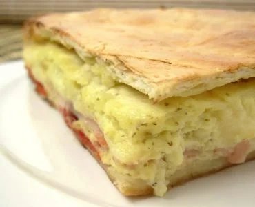 Gefüllte Focaccia: einfach und schnell zubereitet, ein wahrer Genuss!