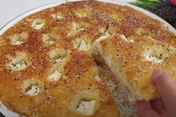 Ich vermische schnell Wasser, Mehl und Milch | Mein Focaccia macht alle sprachlos!