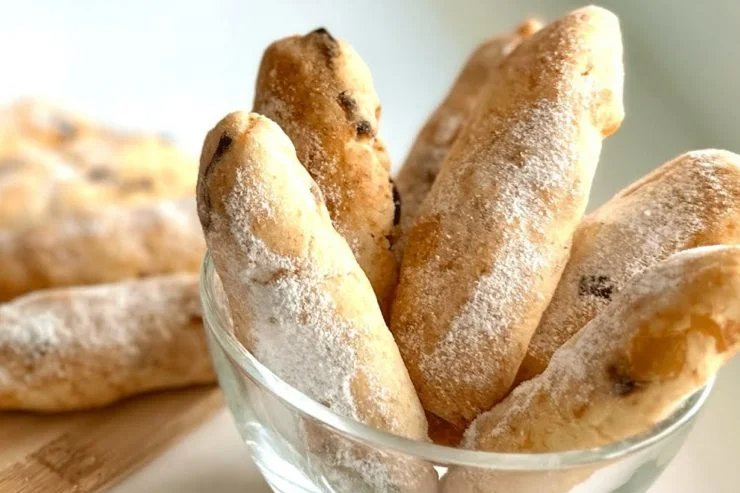 Weiche Kekse mit Ricotta und Trockenfrüchten: das alte Rezept