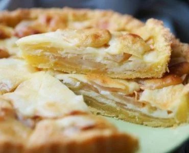 Die Apfel-Sahne-Torte mit nur 180 Kalorien!