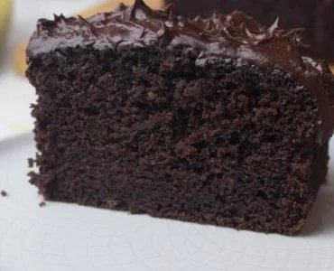 Schokoladen-Kaffee-Pflaumenkuchen: köstlich, mit unwiderstehlichem Geschmack!