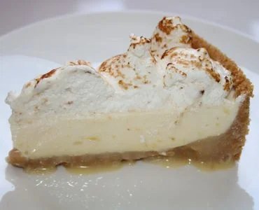 Cremiger Zitronenkuchen: Ganz einfach und ohne Kochen!
