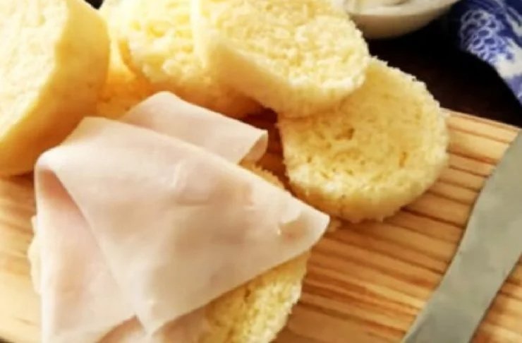 Brot in der Tasse: sehr weich, Sie können es in fünf Minuten zubereiten!