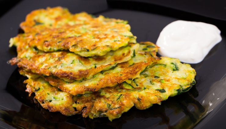 Zucchini-Pfannkuchen: Ich verwende auch Karotten! Sie sind einfach und gesund